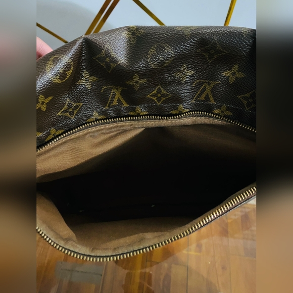 SOLD!!Authentic LV messenger monogram - Picture 9 of 11